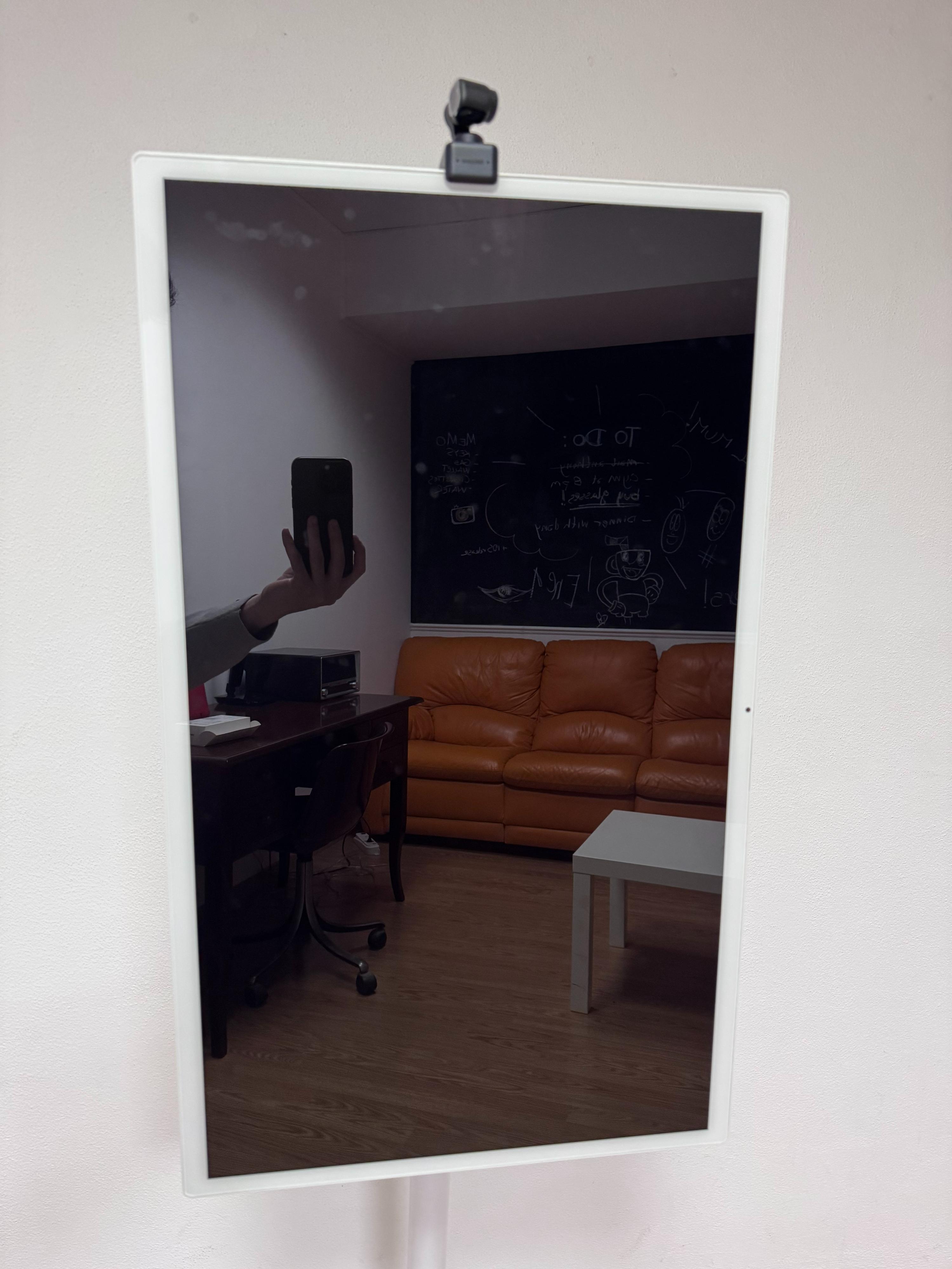 Mirror completo in uso con webcam montata